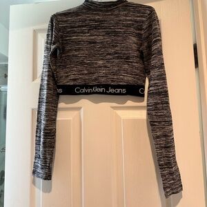 Cropped long sleeve Calvin Klein Shirt Size small